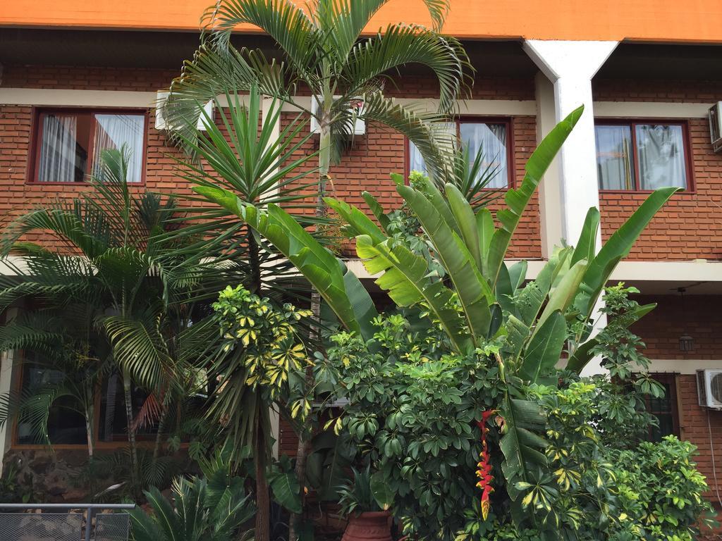 Hotel Carmen Puerto Iguazú Esterno foto